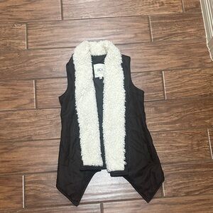 Fuzzy vest size XS